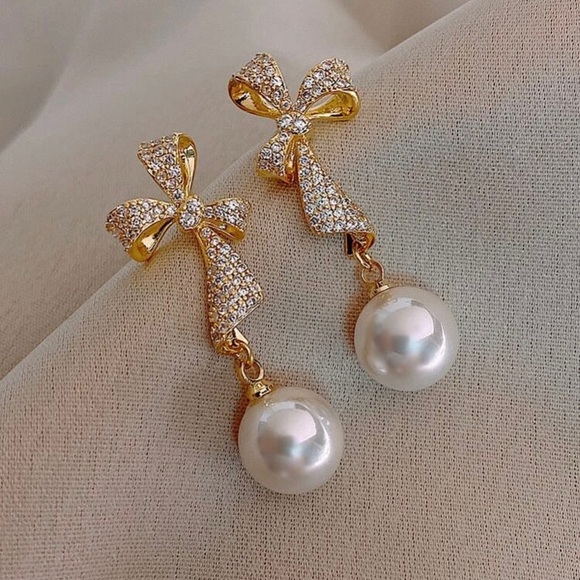 925 Sterling Silver Rhinestone Bow Pearl Earrings - Picture 3 of 8